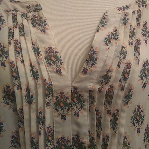 🌼🌼🌼🌼🌼 SOLD PLUS women's top - Picture 4 of 7